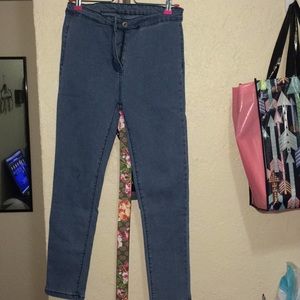 Women’s Skinny Jeans New never worn.